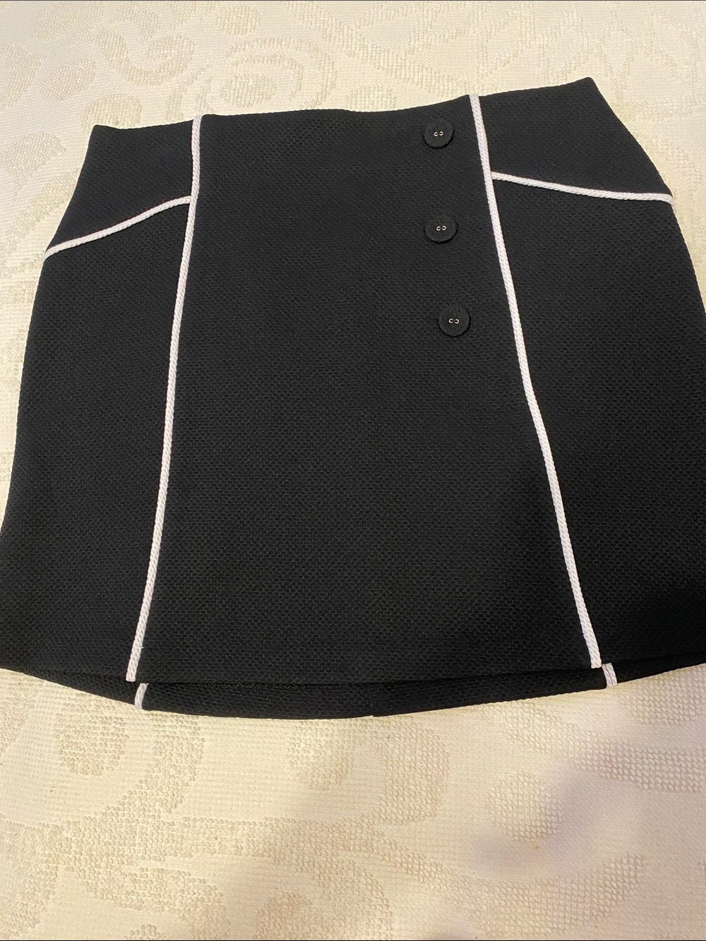 Elle Black Mini Skirt with White Trim, waistband, like new